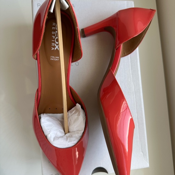 Geox Heels! Brand New in box! - Picture 3 of 7